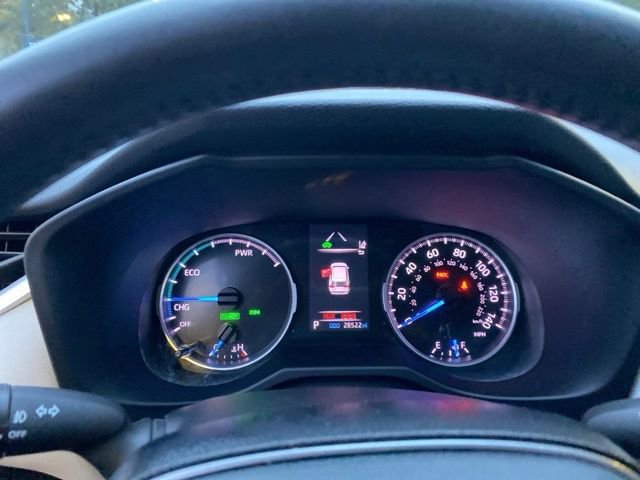 Used 2021 Toyota RAV4 XLE Premium image 27