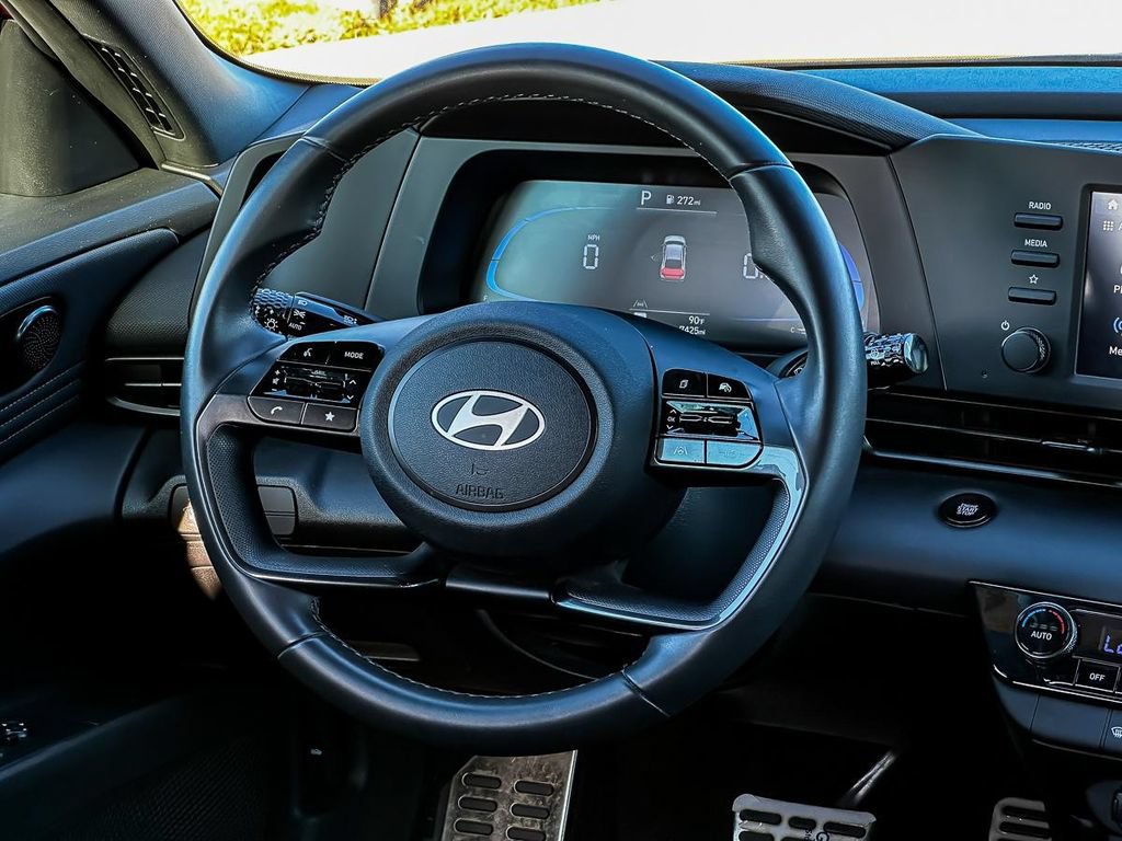 Used 2025 Hyundai Elantra Sport FWD image 31