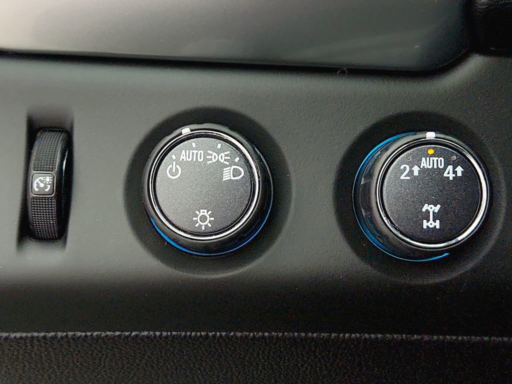 Used 2018 Chevrolet Tahoe LT image 24