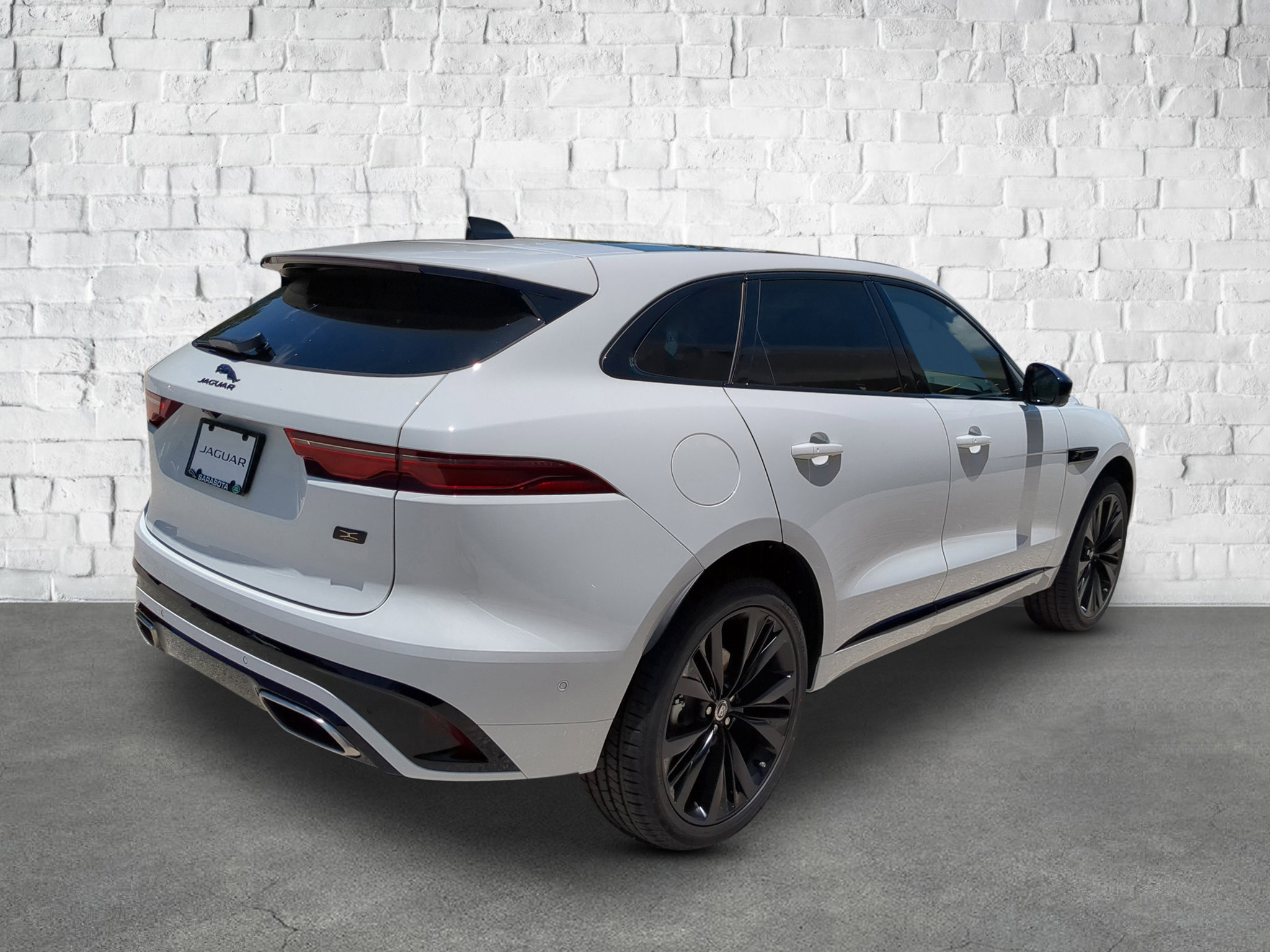 New 2026 Jaguar F-PACE R-Dynamic S image 8