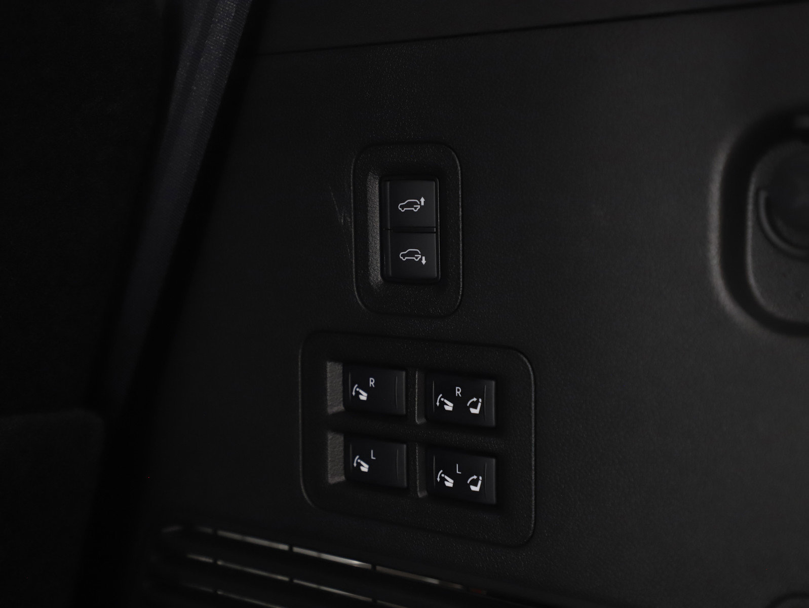 Used 2025 Nissan Armada PRO-4X w/ Pro-4X Premium Package image 20