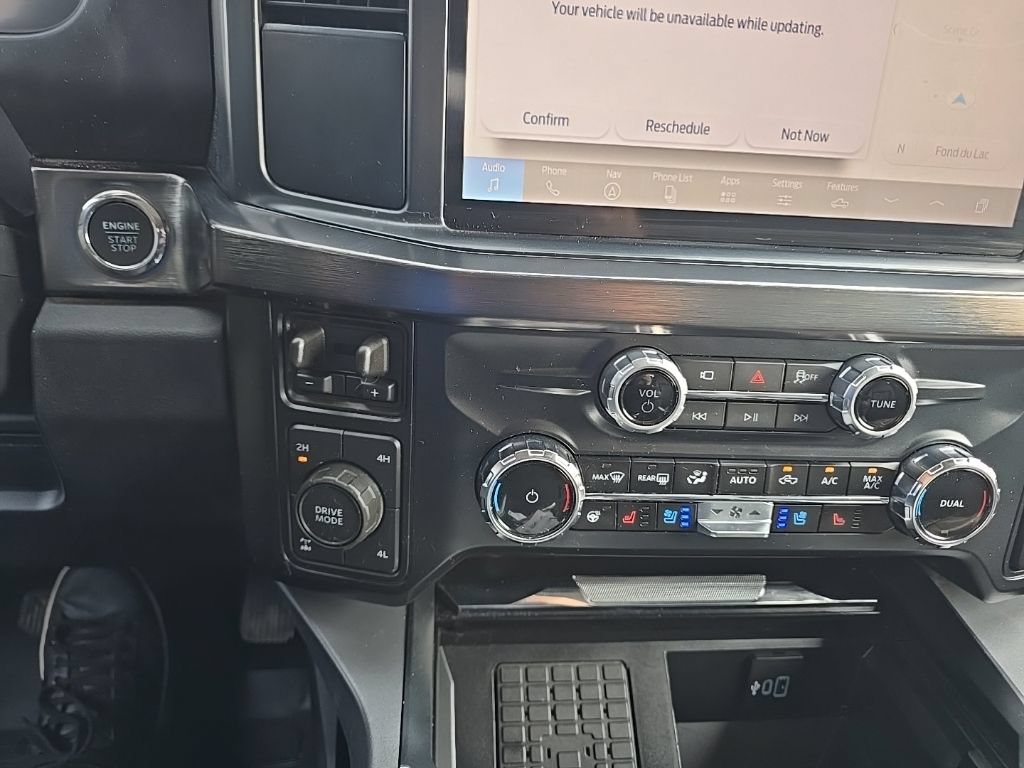 Used 2025 Ford F250 Lariat w/ Black Appearance Package AWD/4WD image 19