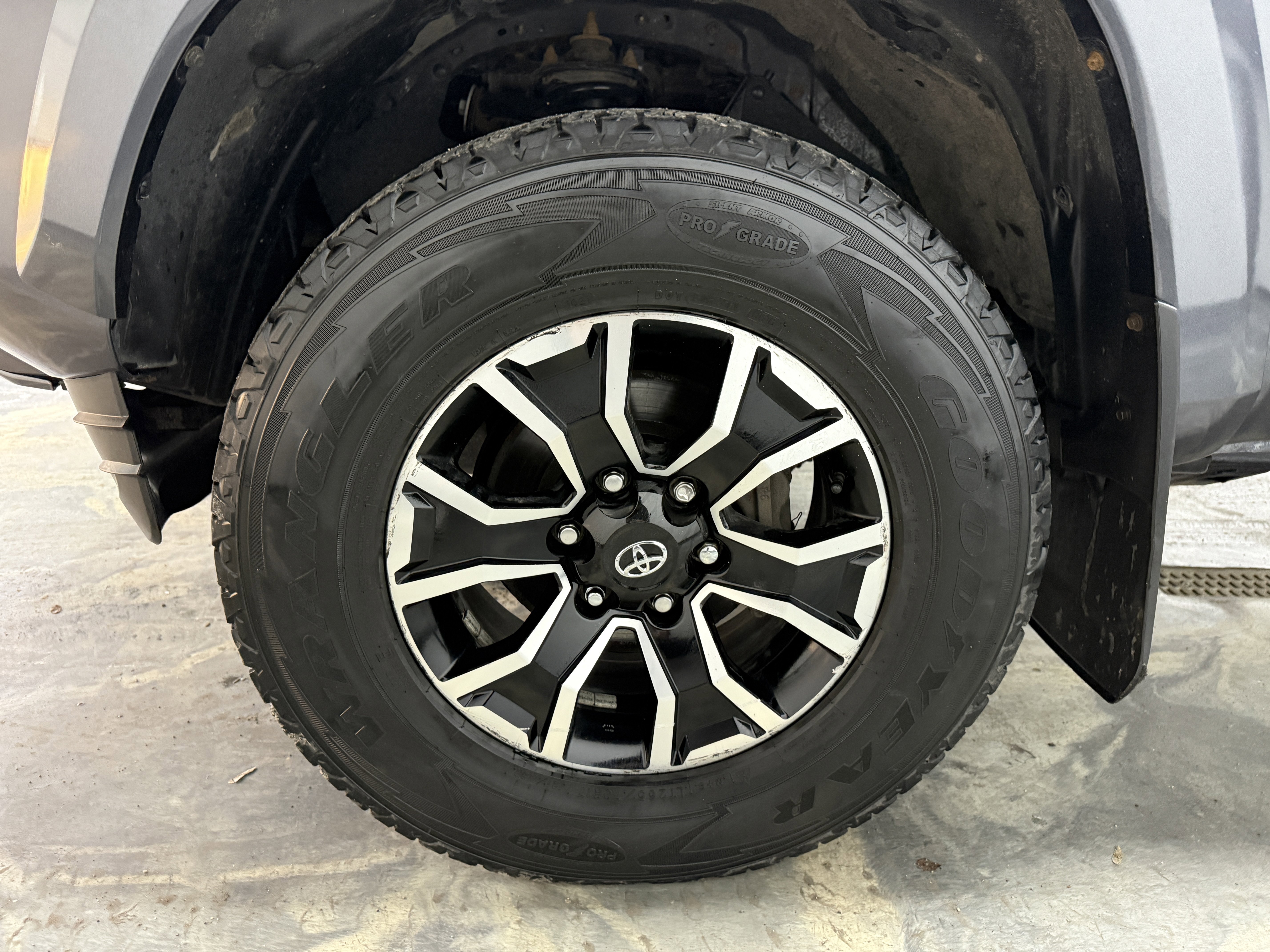 Used 2021 Toyota Tacoma 4x4 Double Cab image 25