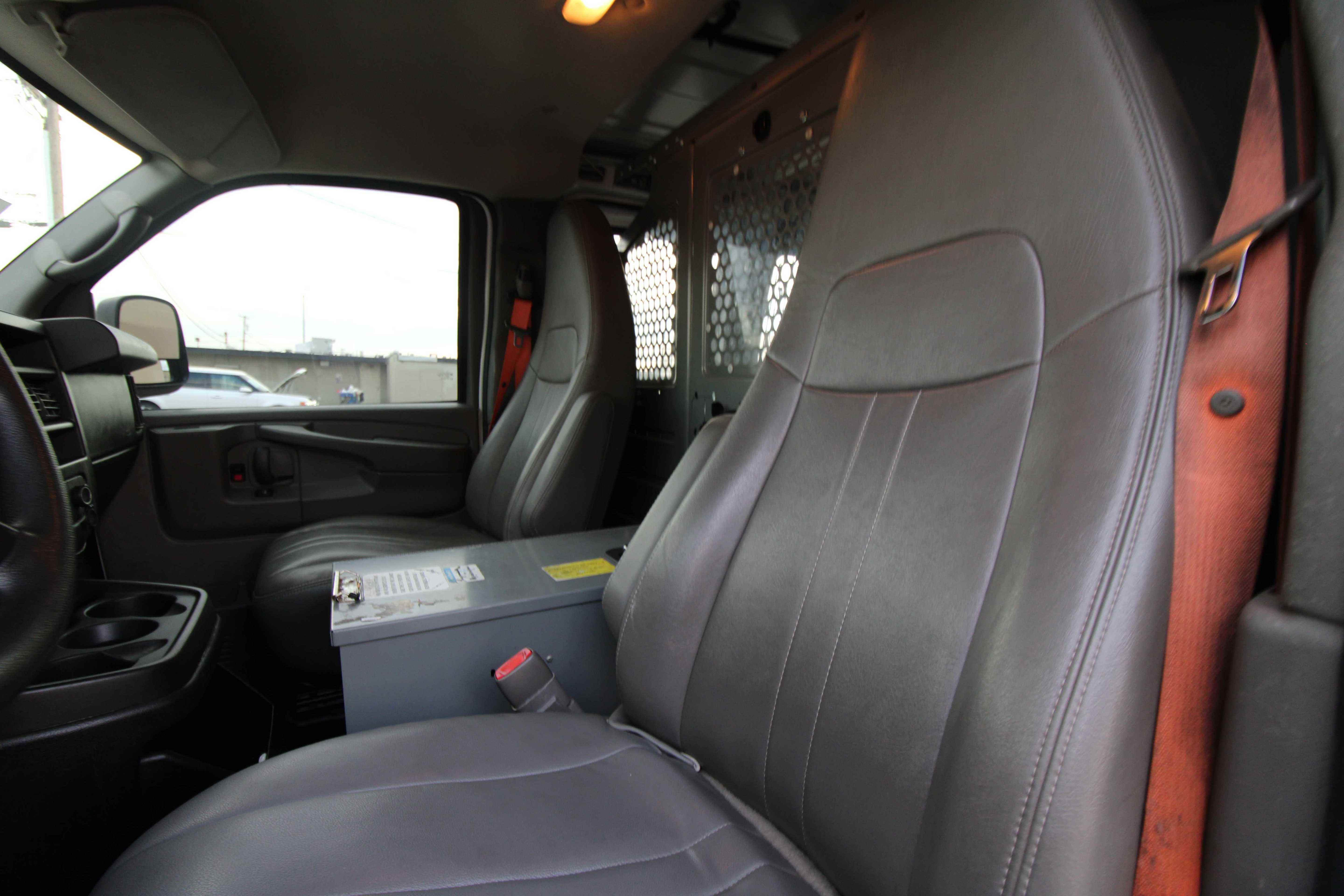 Used 2014 Chevrolet Express 2500 image 20