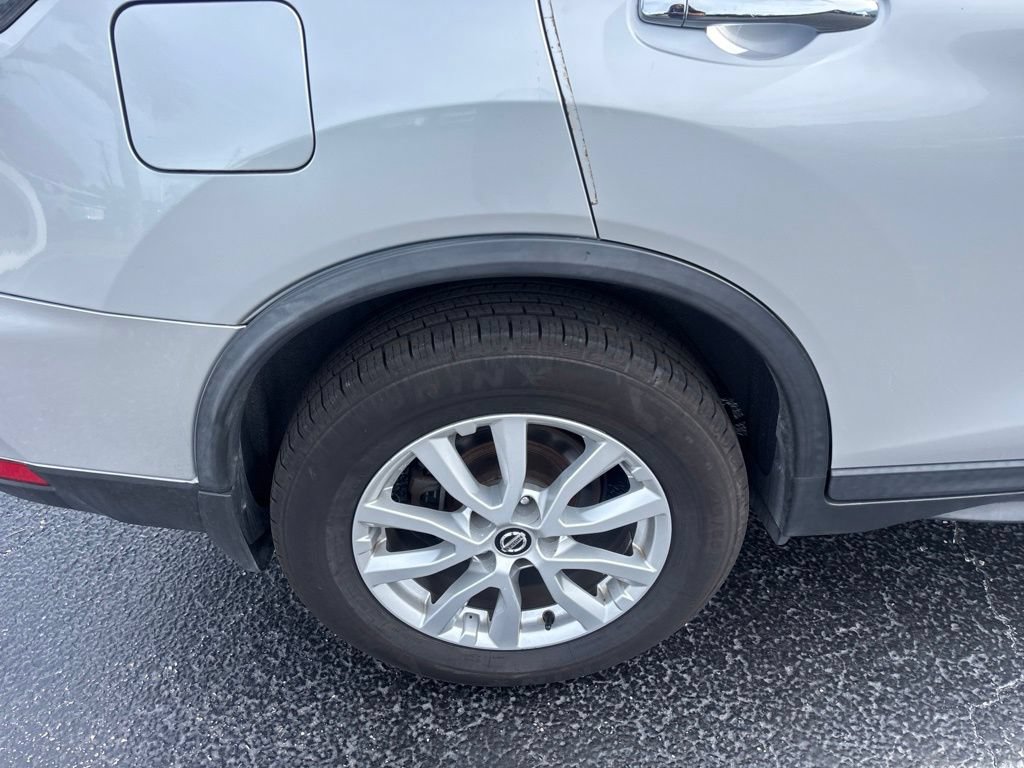 Used 2020 Nissan Rogue SV FWD image 10