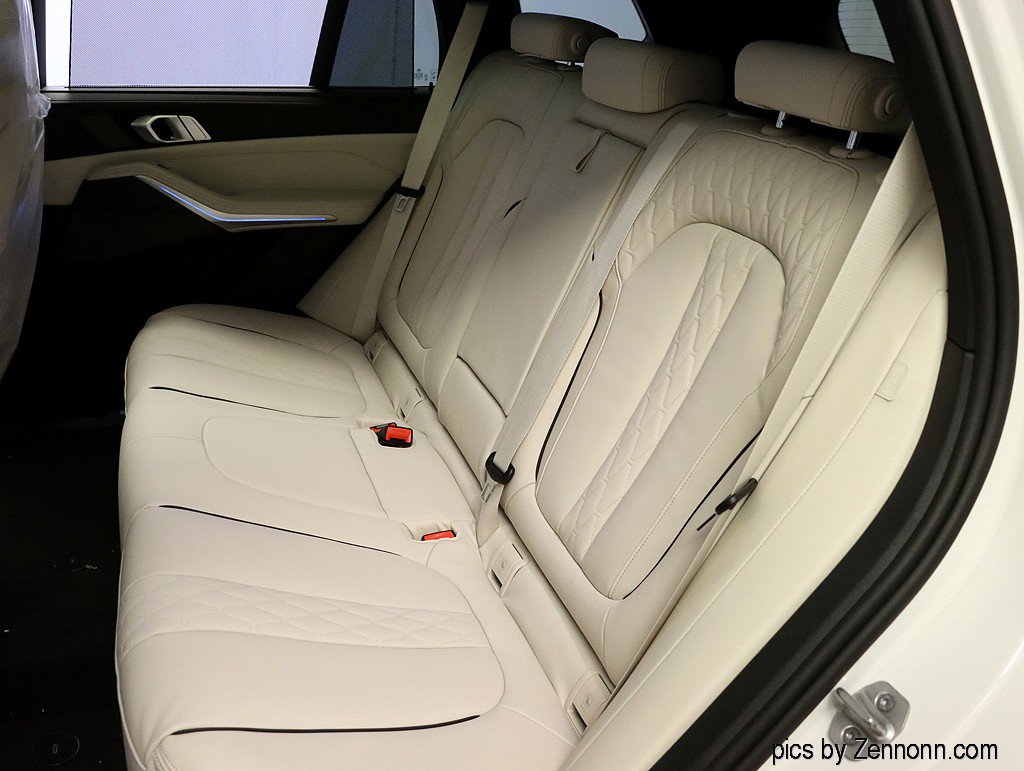 New 2026 BMW X5 xDrive50e w/ Executive Package AWD/4WD image 13