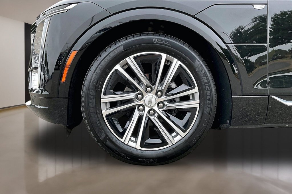 Certified 2024 Cadillac Lyriq Luxury RWD image 8