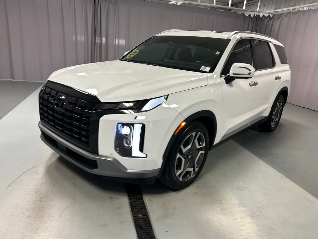 Used 2023 Hyundai Palisade SEL w/ Premium Package AWD/4WD image 3