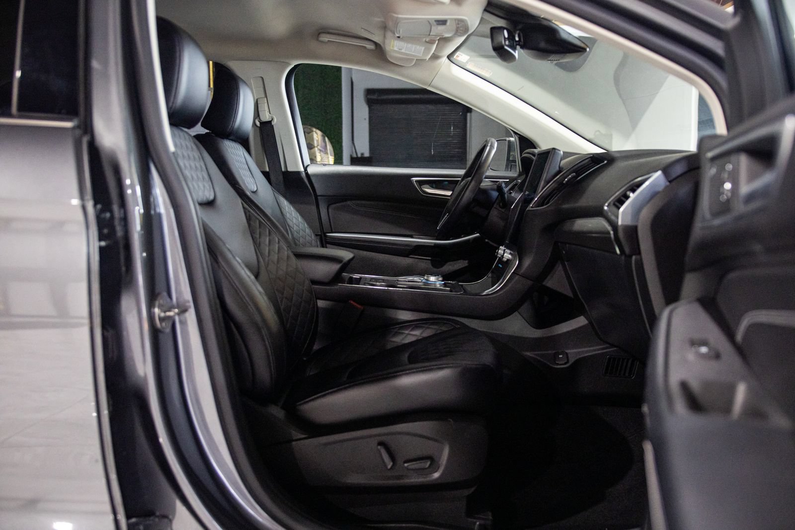 Used 2024 Ford Edge Titanium AWD/4WD image 11