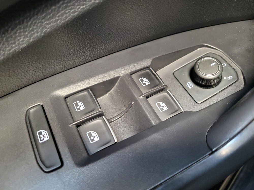 Used 2024 Volkswagen Jetta SE image 27