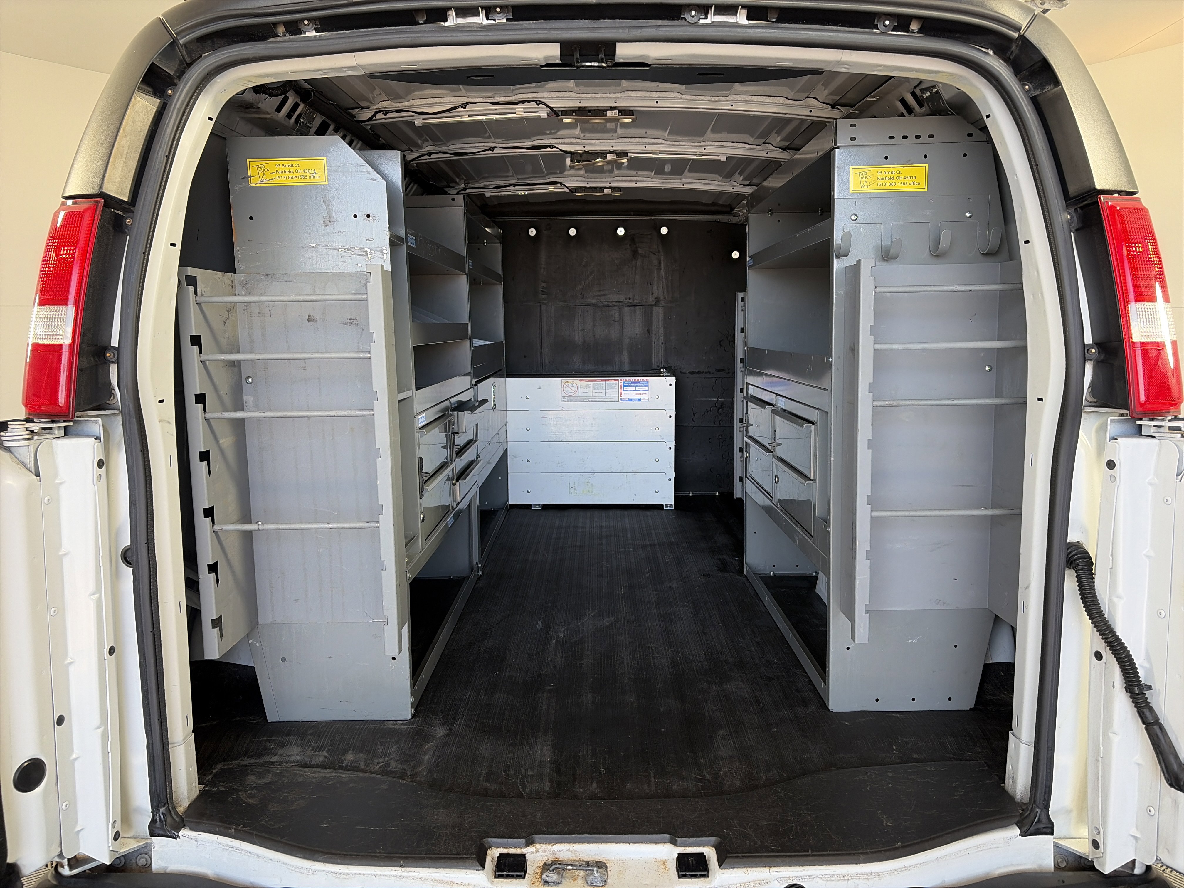 Used 2019 Chevrolet Express 3500 w/ Driver Convenience Package RWD image 17