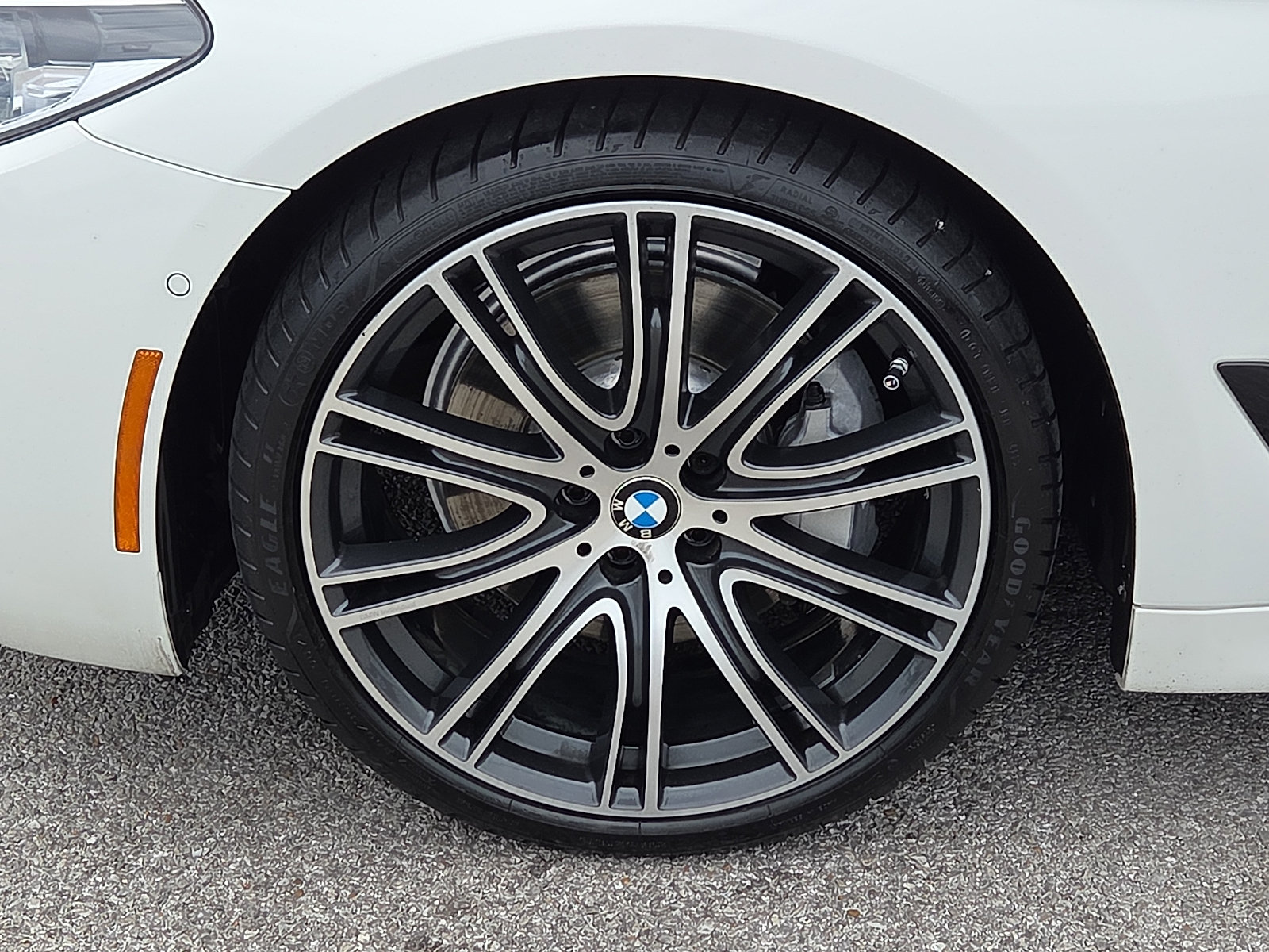 Used 2018 BMW 540i w/ M Sport Package RWD image 7