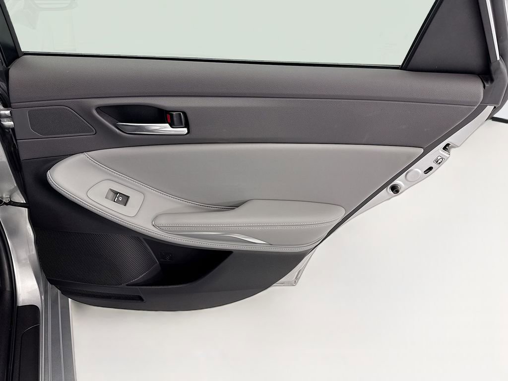 Used 2020 Toyota Avalon XLE w/ Carpet Mat Package FWD image 25