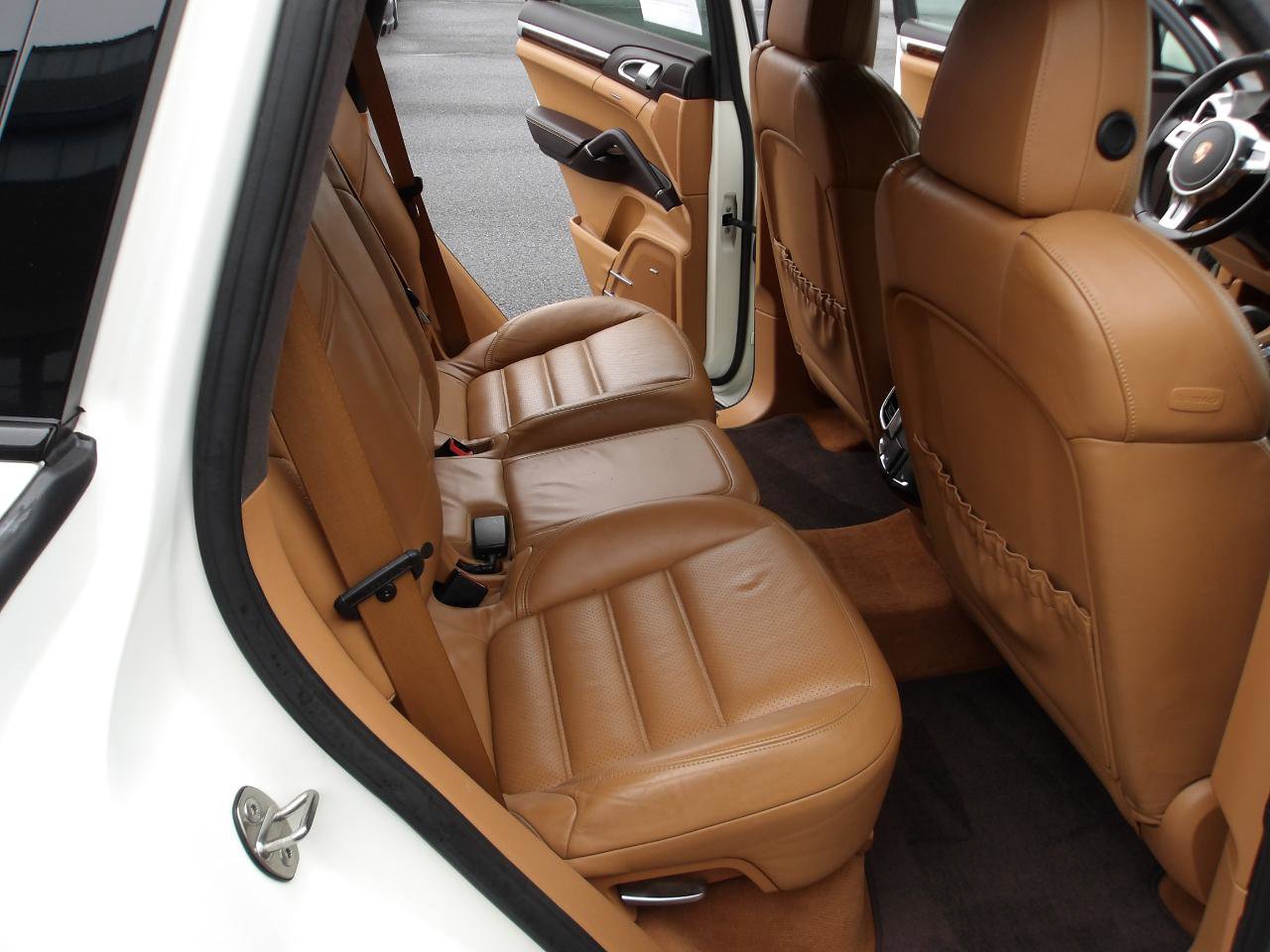 Used 2012 Porsche Cayenne Turbo AWD/4WD image 12