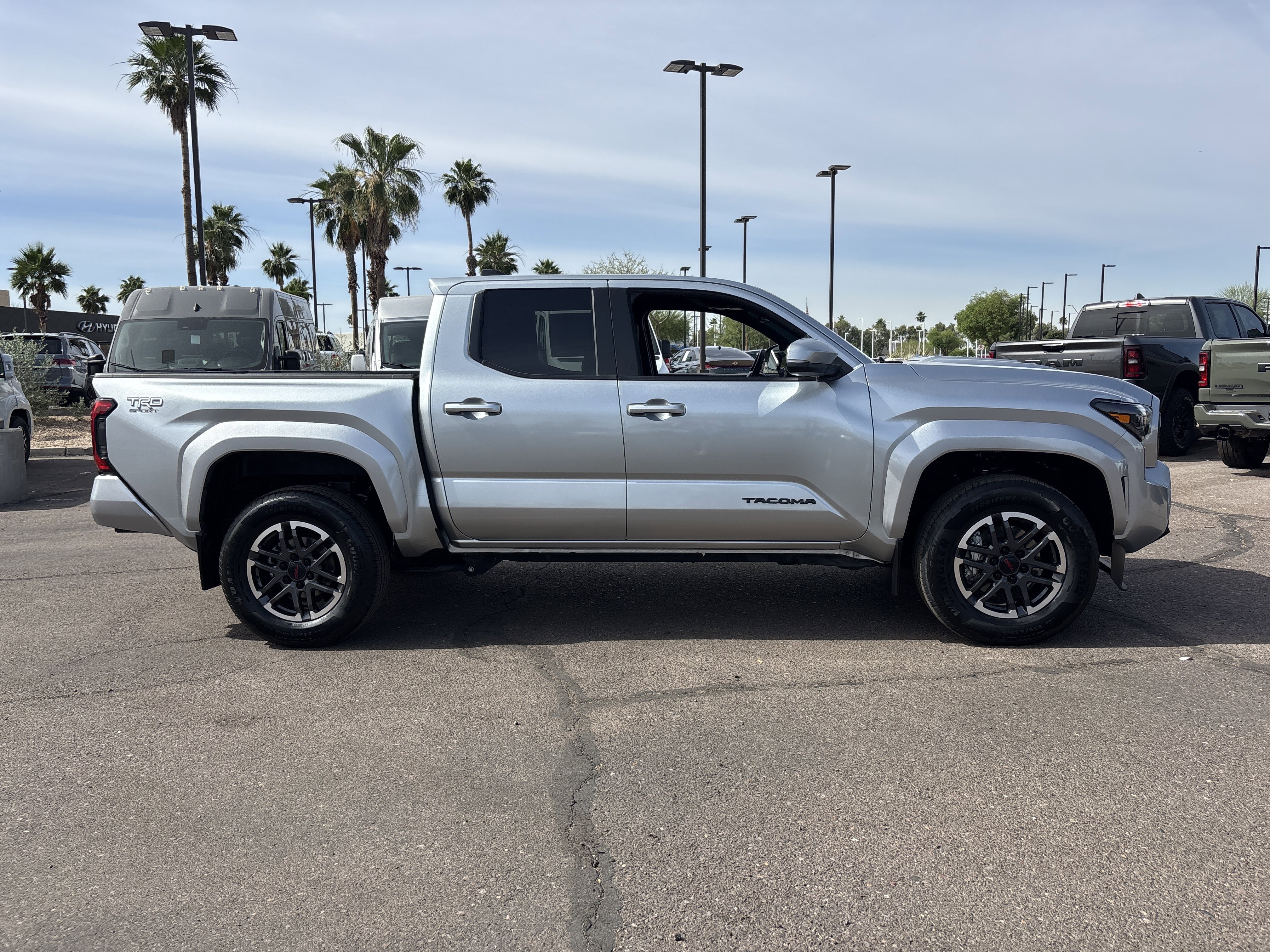 Used 2024 Toyota Tacoma TRD Sport w/ TRD Sport Upgrade Package RWD image 6