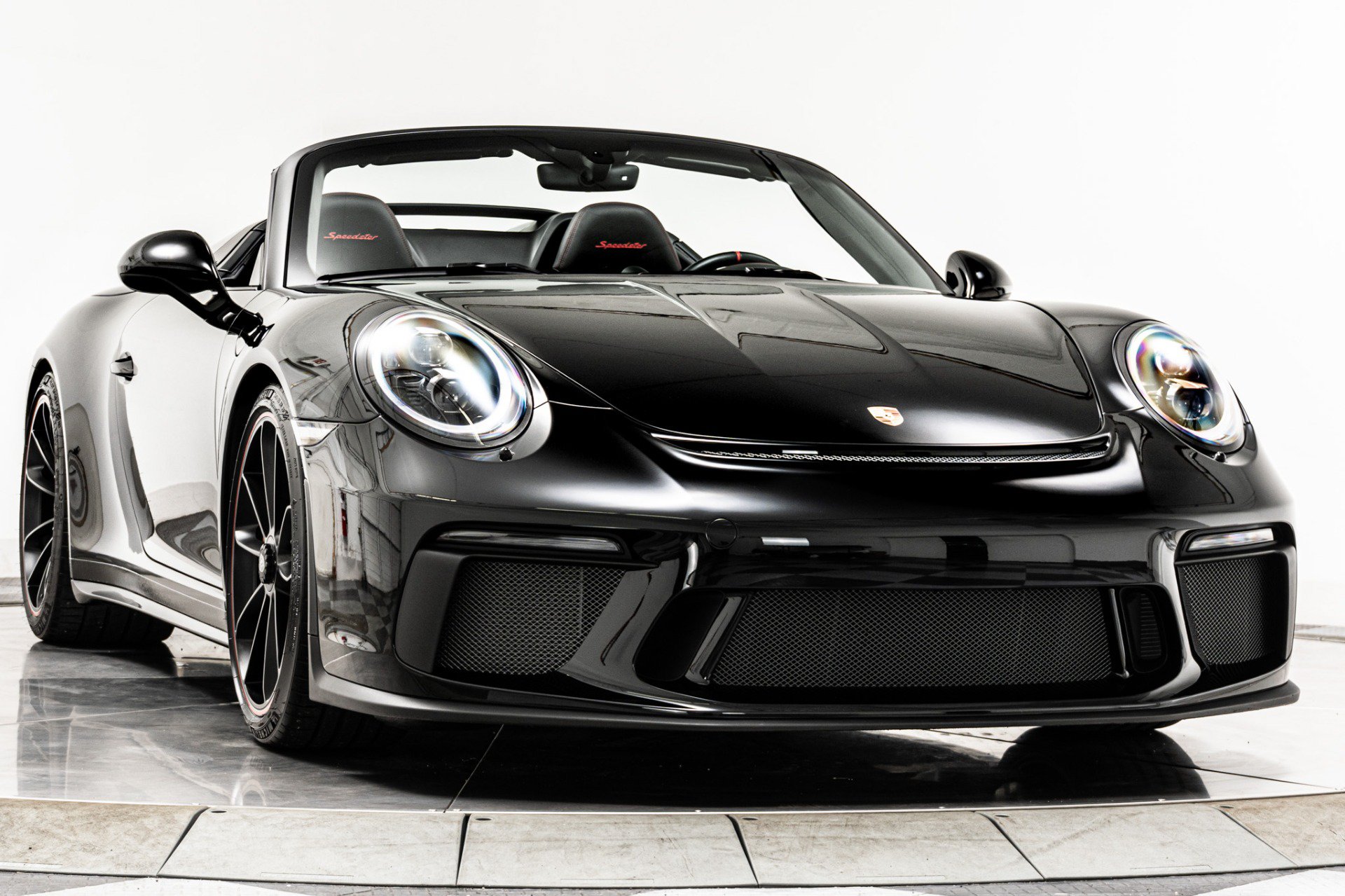 Used 2019 Porsche 911 Speedster RWD image 3