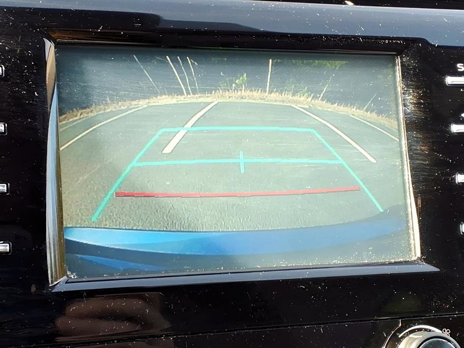 Used 2019 Toyota Camry L image 17