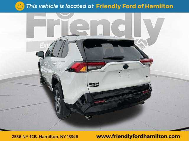 Used 2024 Toyota RAV4 SE w/ Weather & Moonroof Package image 9