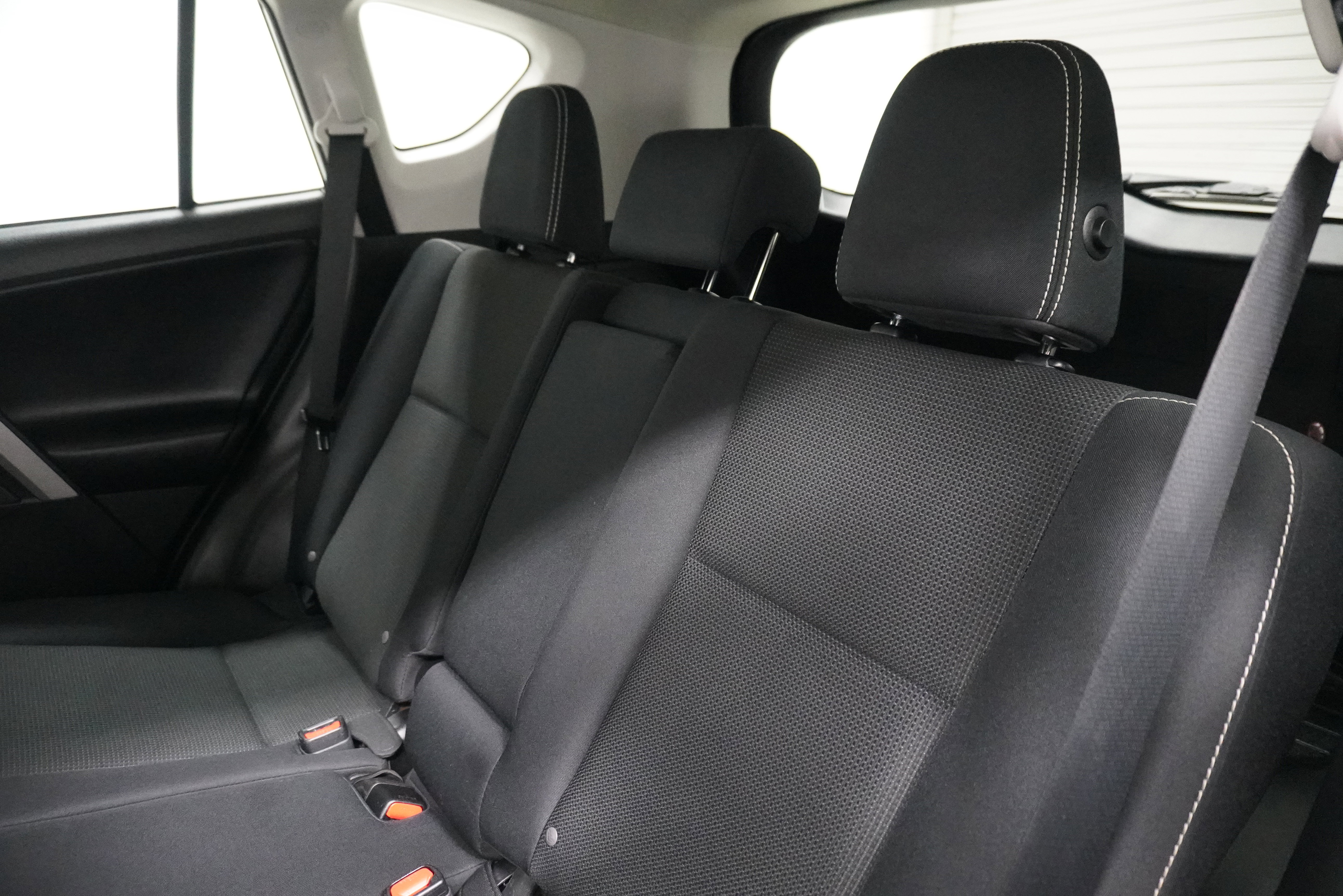 Used 2017 Toyota RAV4 XLE FWD image 12