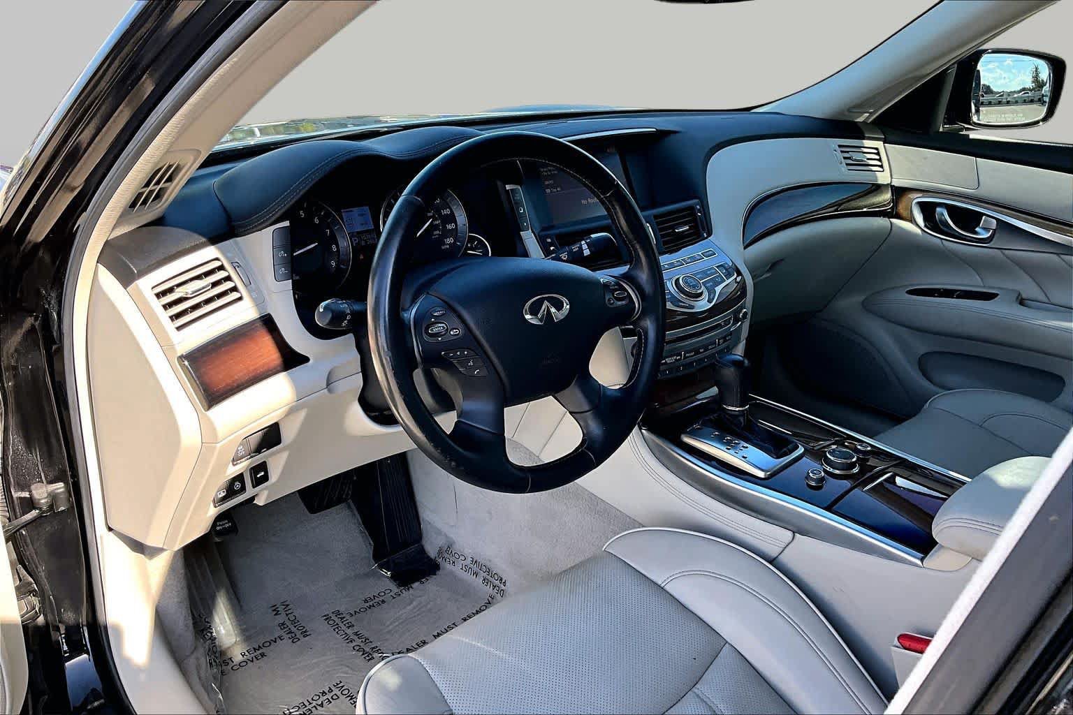 Used 2012 INFINITI M37 w/ Deluxe Touring Pkg RWD image 15