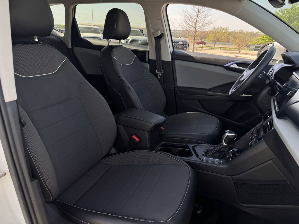 Used 2023 Volkswagen Taos SE image 27