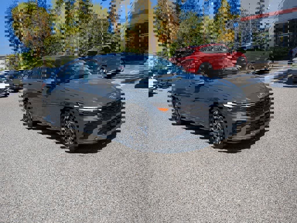 New 2026 Hyundai Elantra Limited image 9