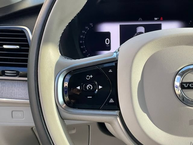 Certified 2024 Volvo XC90 B6 Plus AWD/4WD image 17