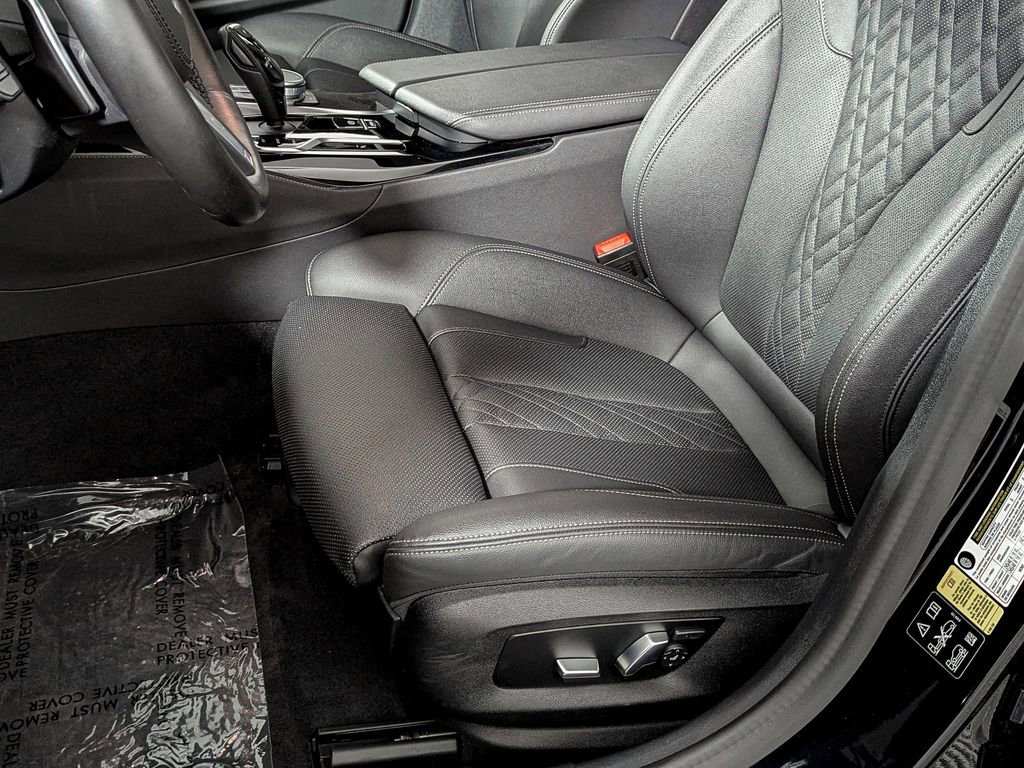 Used 2021 BMW 540i xDrive w/ M Sport Package image 18