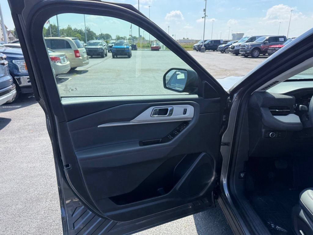 New 2026 Ford Explorer Active w/ Active Comfort Package AWD/4WD image 11