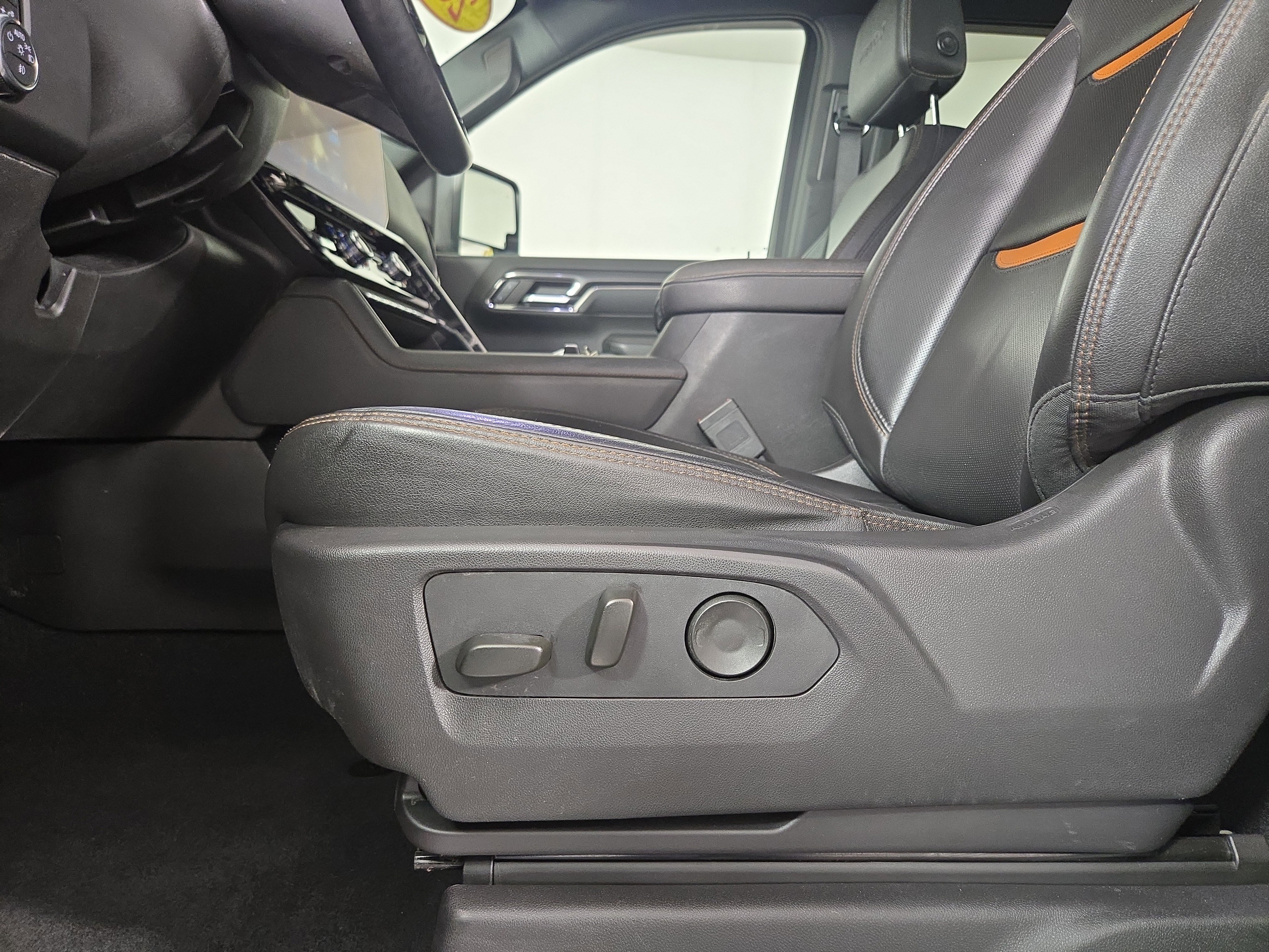 Certified 2024 GMC Sierra 2500 AT4 image 32