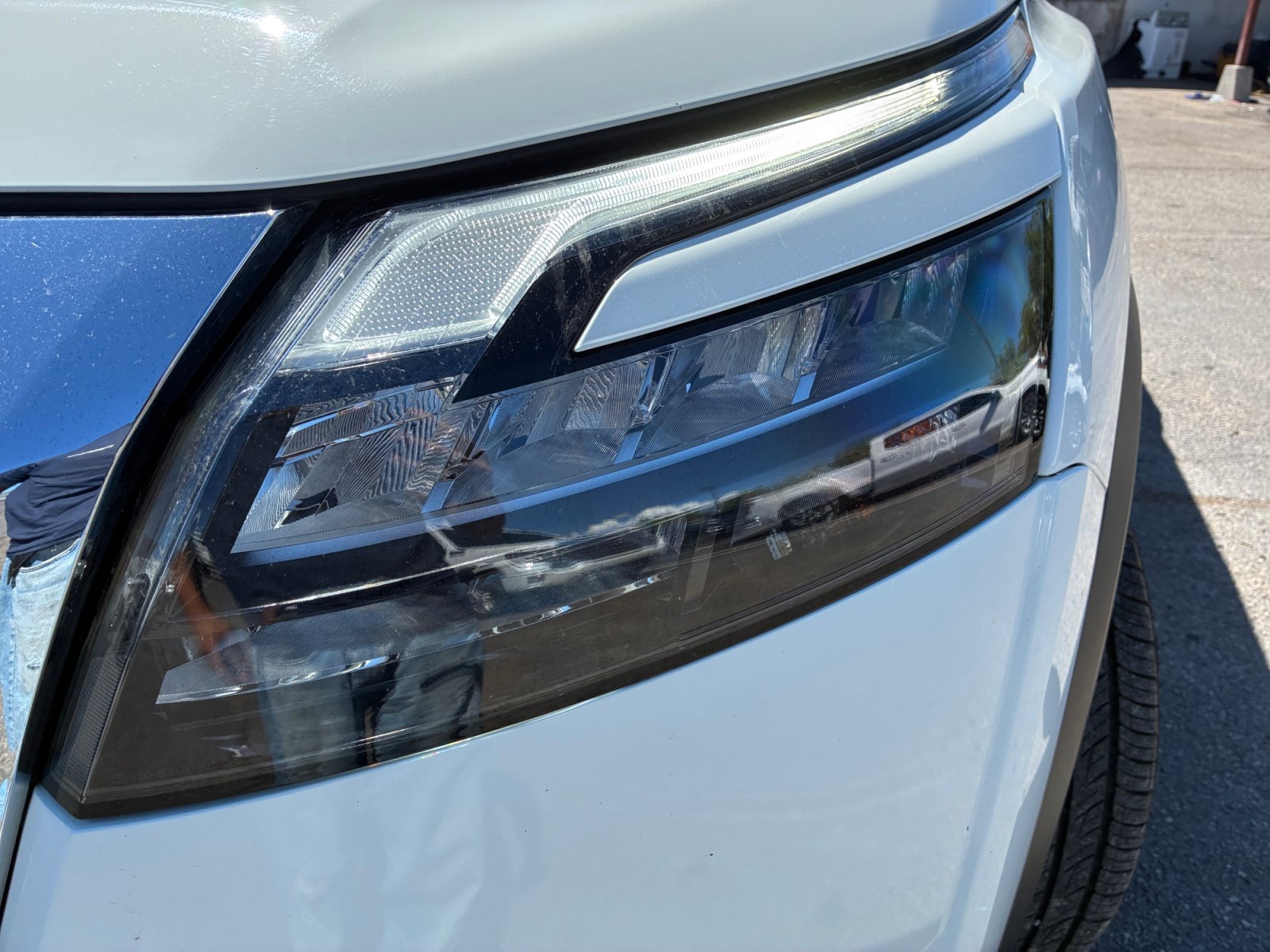 Used 2025 Nissan Pathfinder SV AWD/4WD image 9
