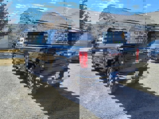 Used 2025 GMC Sierra 1500 SLT image 18