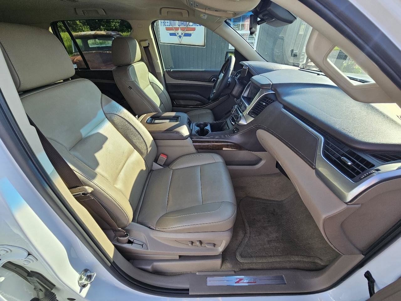 Used 2018 Chevrolet Tahoe LT w/ Luxury Package AWD/4WD image 41