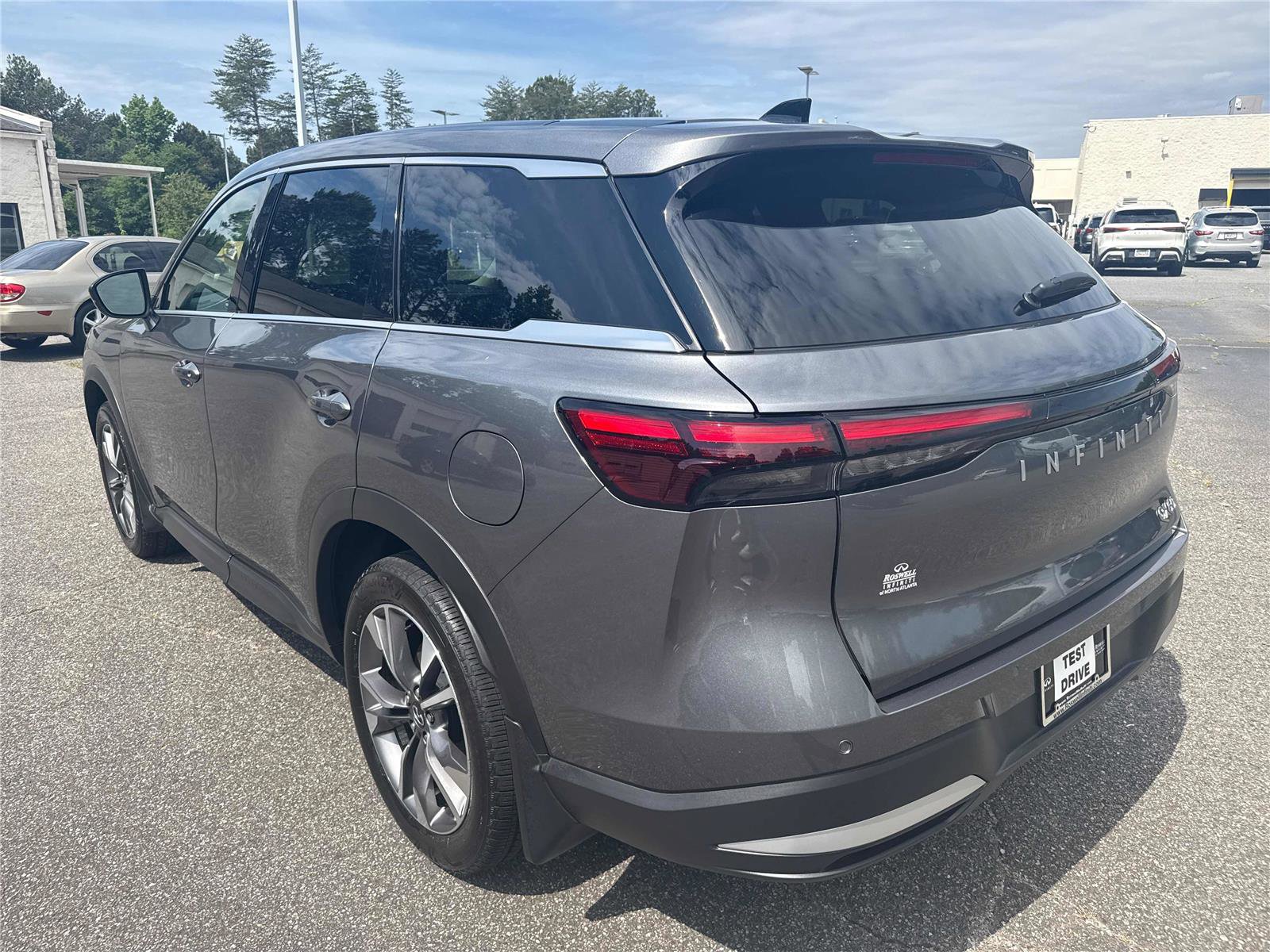 Certified 2026 INFINITI QX60 Pure w/ Cargo Package FWD image 8