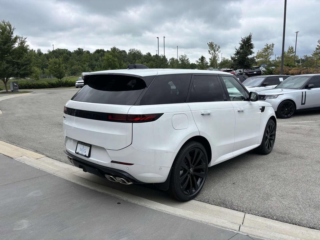 New 2025 Land Rover Range Rover Sport Dynamic SE image 5