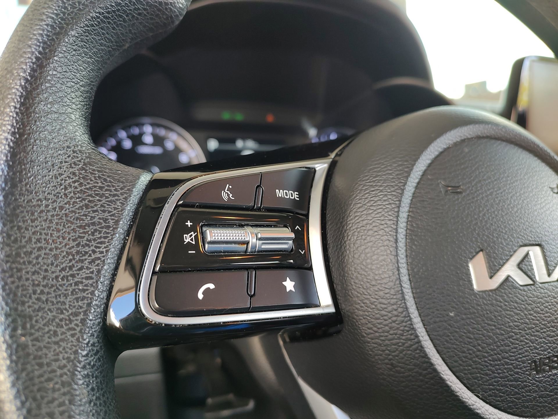 Used 2024 Kia Forte LXS image 15