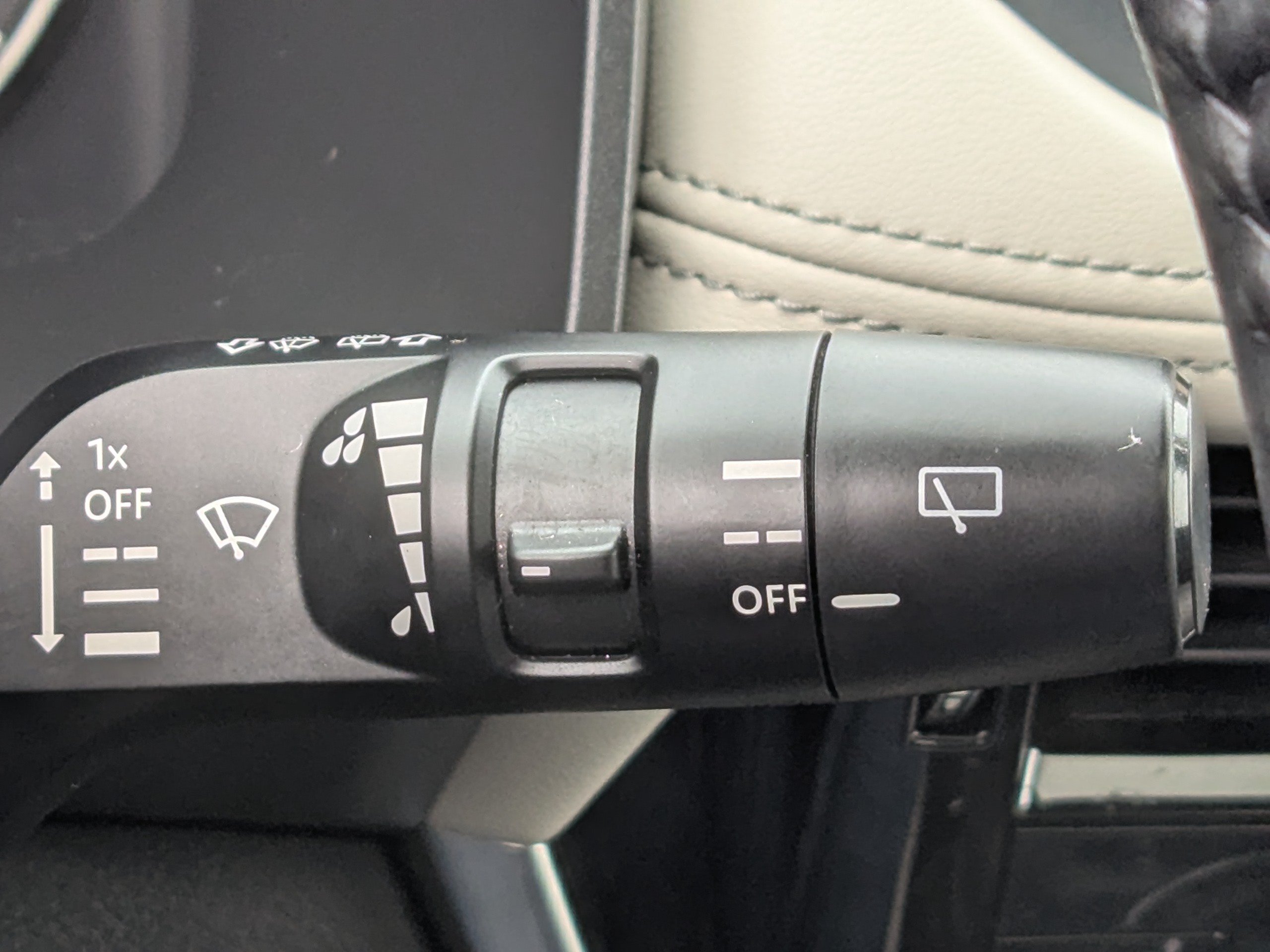 Used 2023 Nissan Rogue SL AWD/4WD image 29