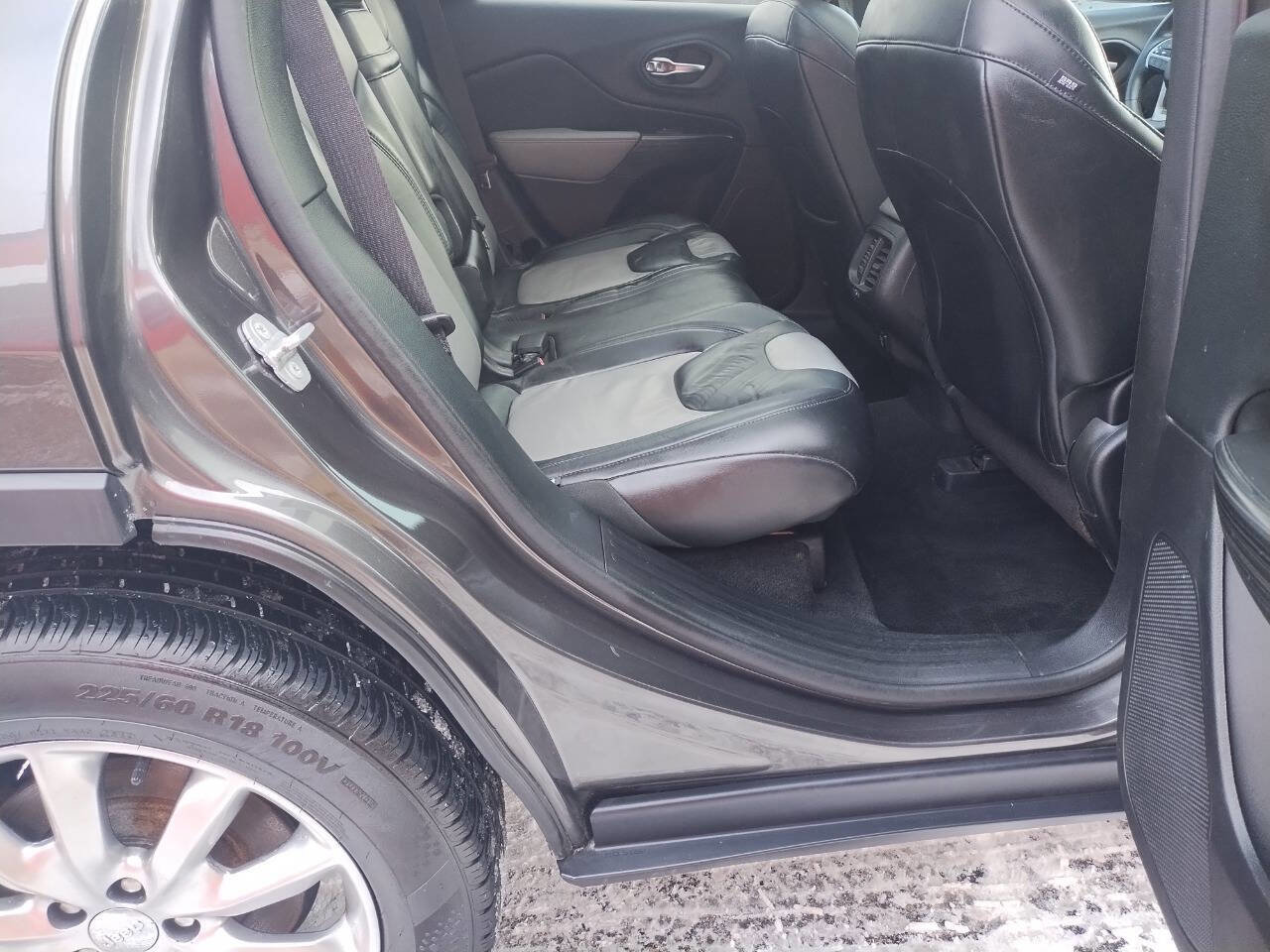 Used 2014 Jeep Cherokee Limited image 23