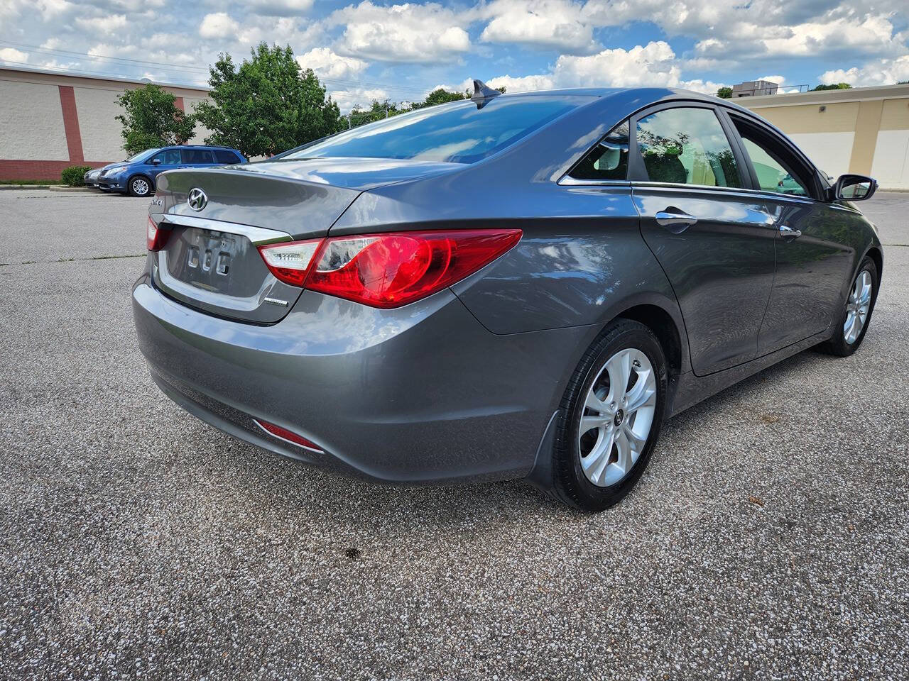 Used 2011 Hyundai Sonata Limited FWD image 11