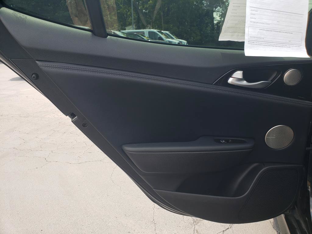 Used 2018 Kia Stinger Premium RWD image 14