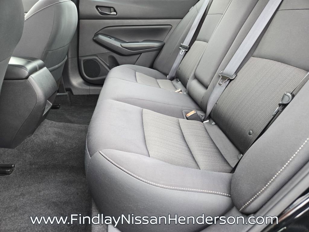 Used 2024 Nissan Altima 2.5 SV image 11