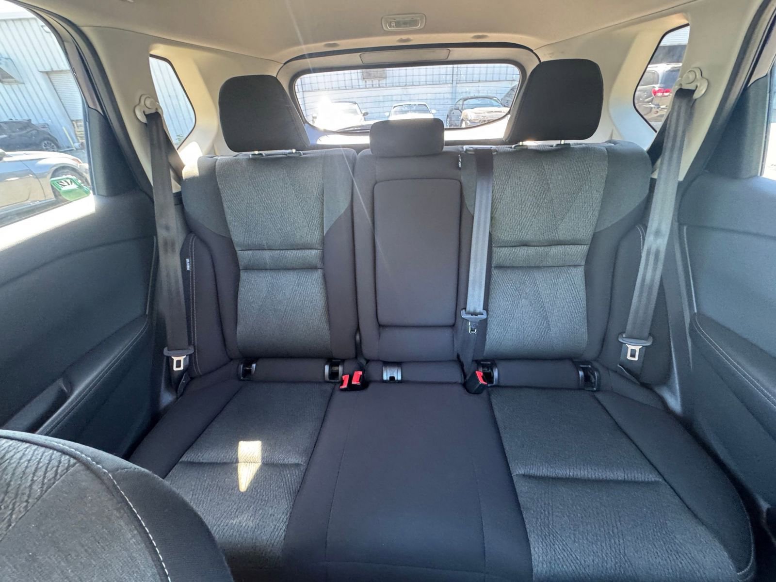 Used 2025 Nissan Rogue SV FWD image 40