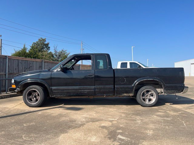 Used 1999 Chevrolet S10 Pickup LS w/ Preferred Equipment Group RWD image 3
