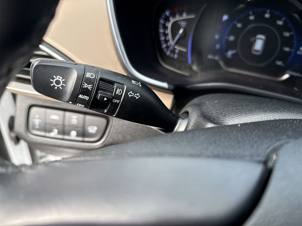 Used 2020 Hyundai Santa Fe Limited image 21