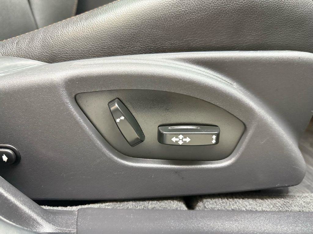 Used 2017 Volvo V60 T5 Cross Country w/ Convenience Package image 40