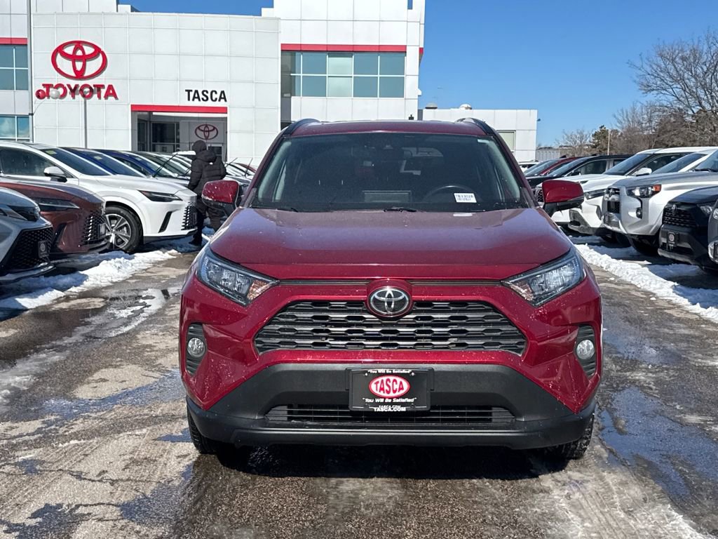 Used 2021 Toyota RAV4 XLE w/ Convenience Package image 2