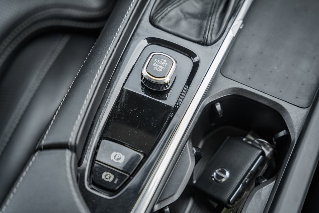 Used 2022 Volvo XC90 T6 Inscription w/ Climate Package image 22