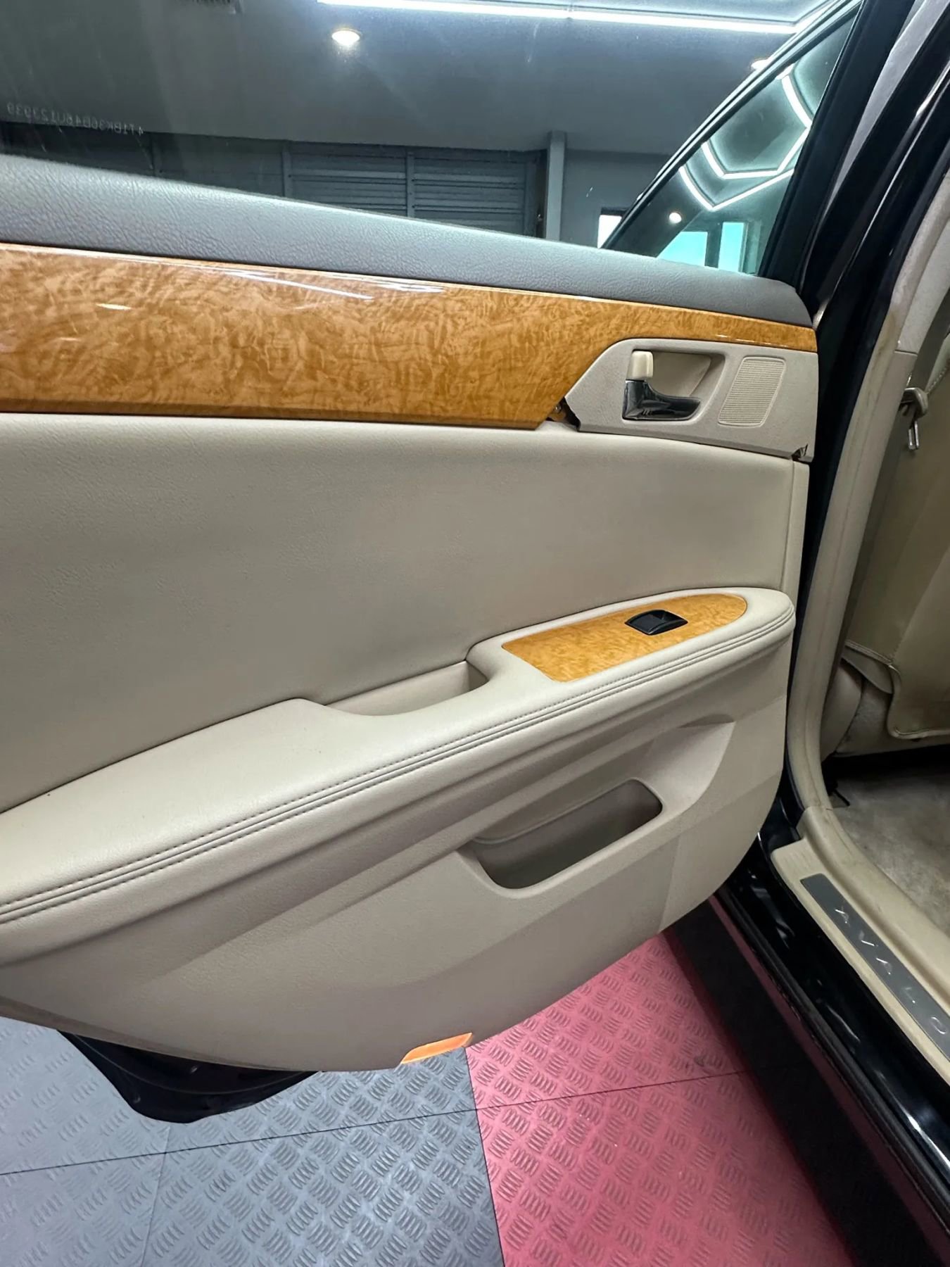 Used 2006 Toyota Avalon XLS image 17