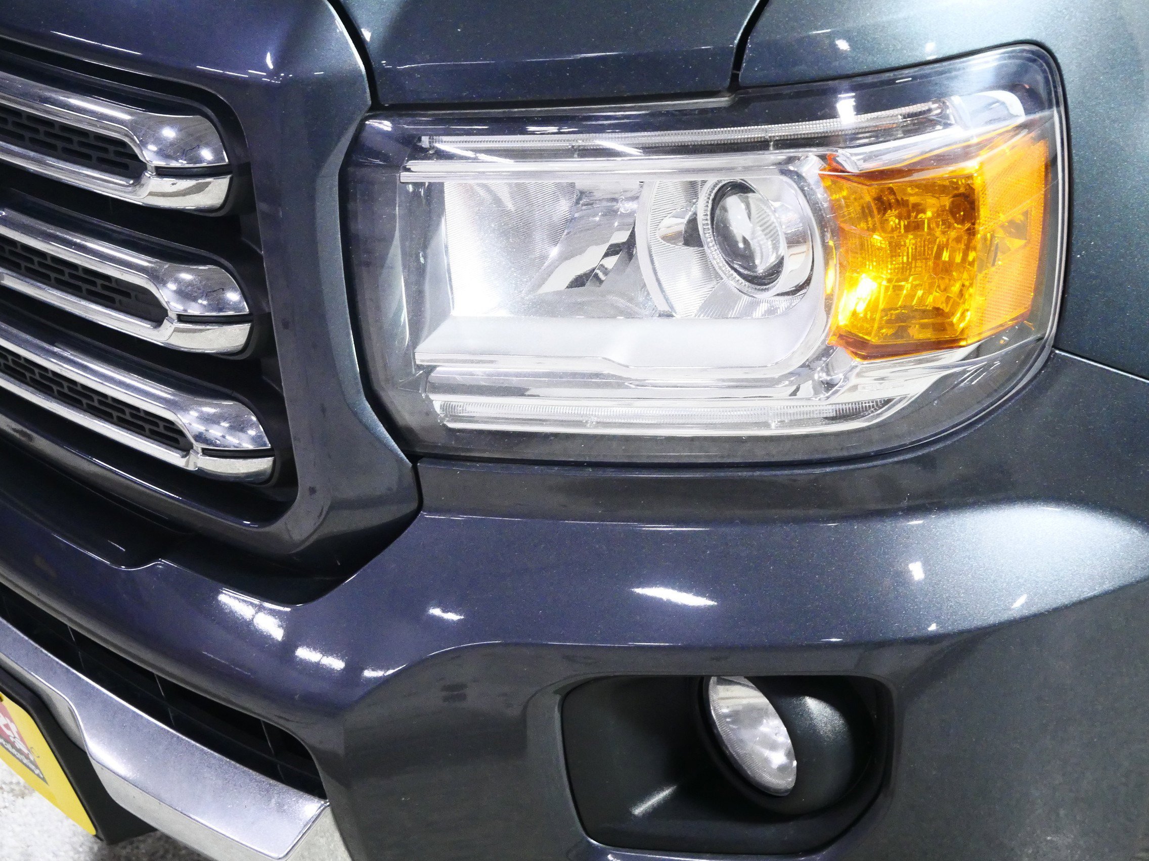 Used 2015 GMC Canyon SLE w/ All-Terrain Package image 16