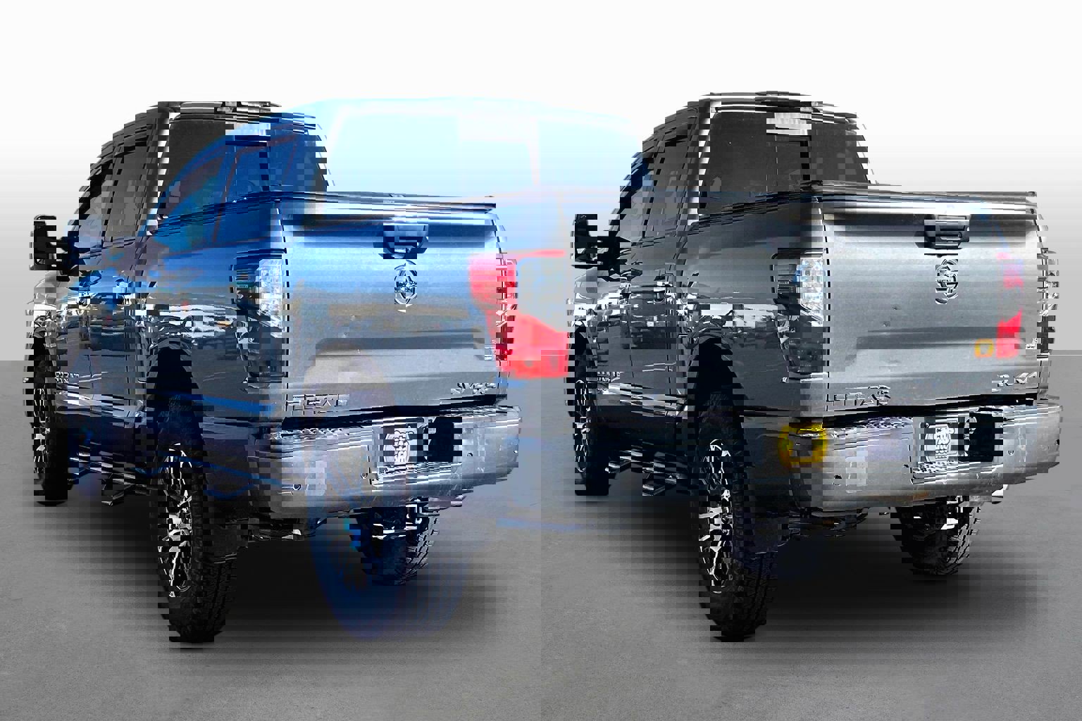 Used 2020 Nissan Titan SV w/ SV Convenience Package image 10